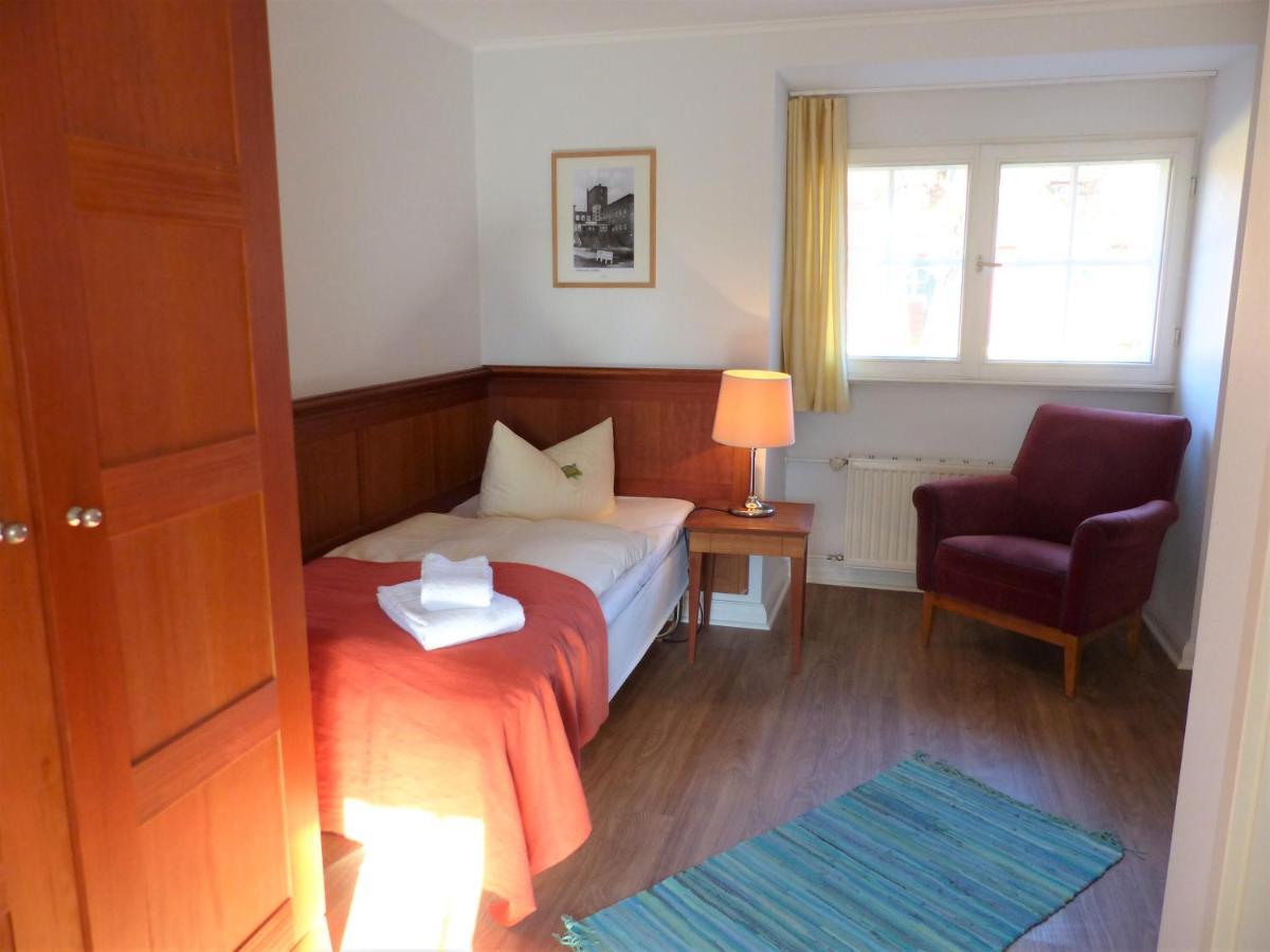 Hotel Vierseithof Лукенвалде Екстериор снимка