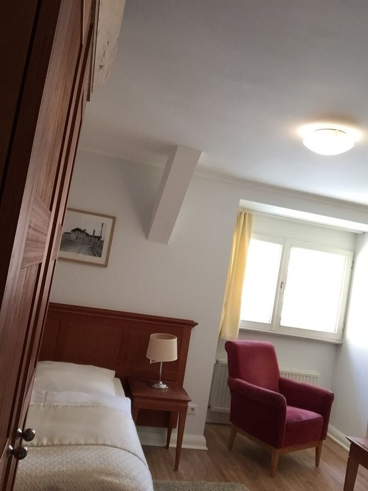 Hotel Vierseithof Лукенвалде Екстериор снимка