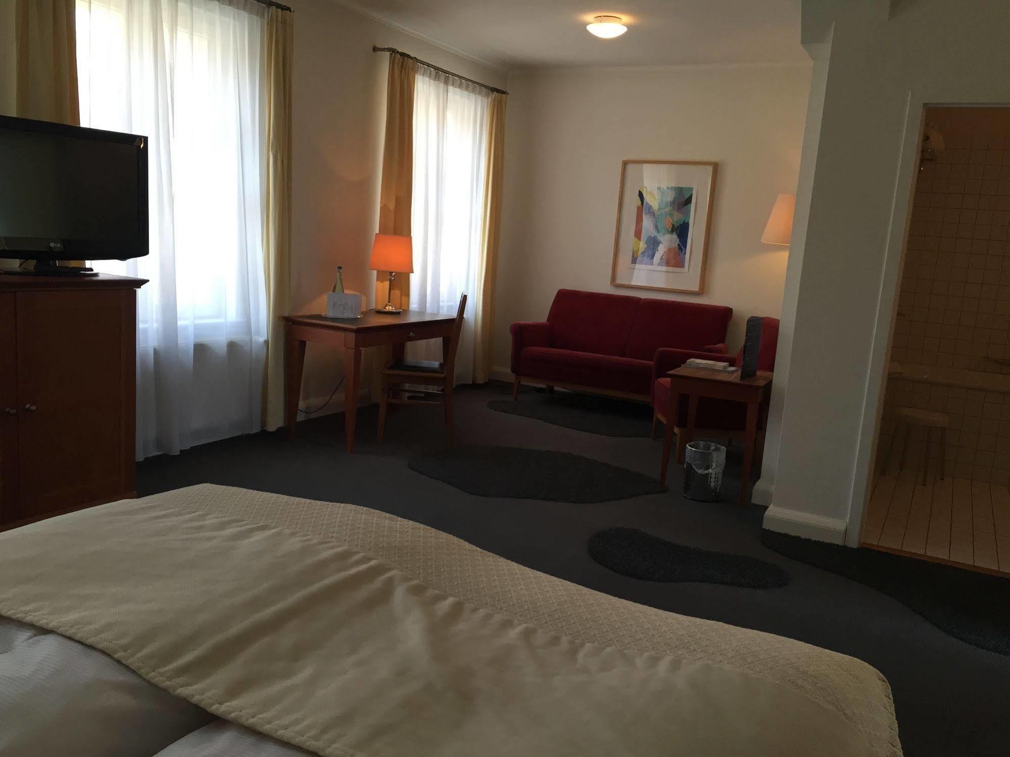 Hotel Vierseithof Лукенвалде Екстериор снимка