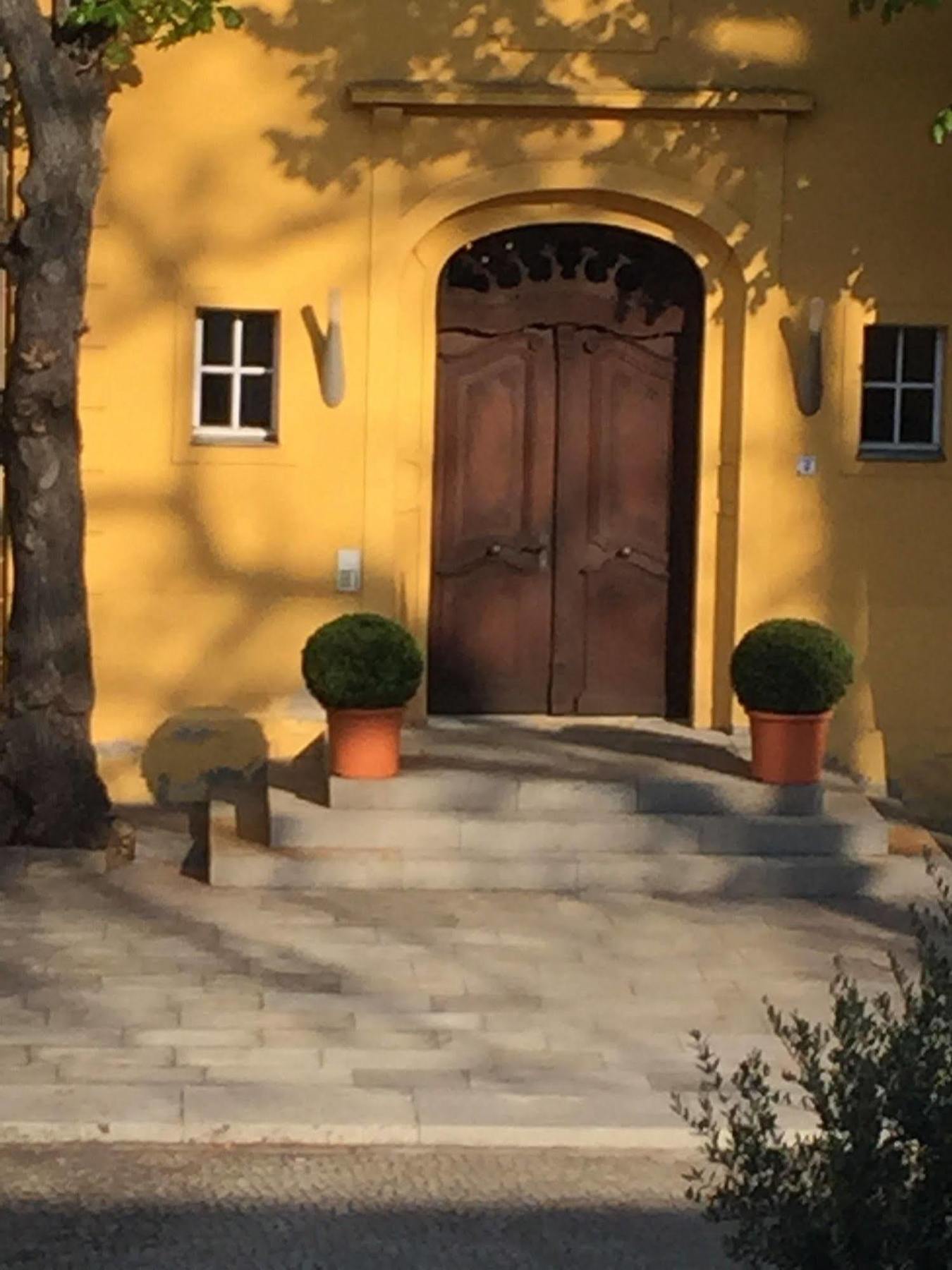 Hotel Vierseithof Лукенвалде Екстериор снимка